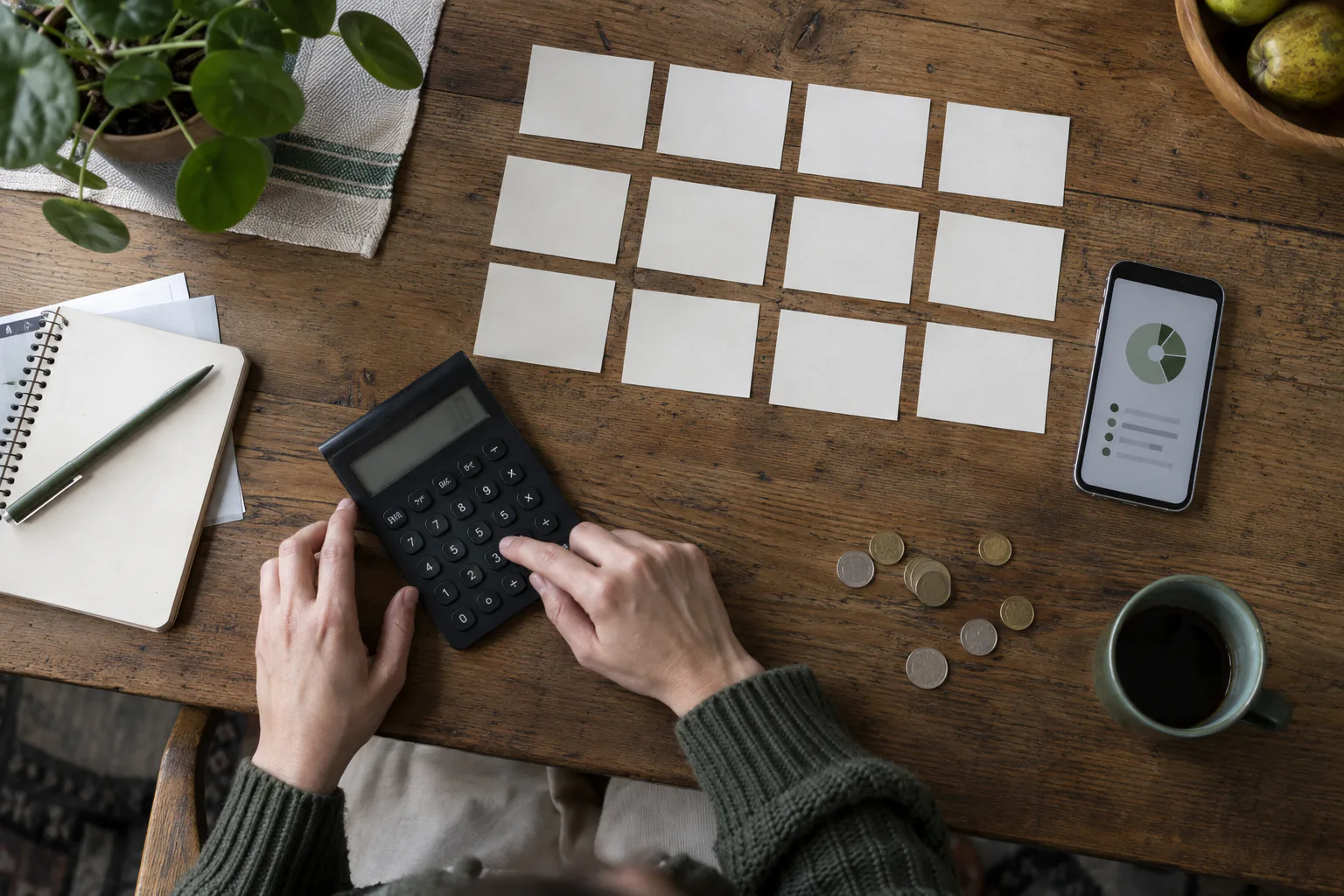 Calcul du coût annuel des abonnements sur une table en bois